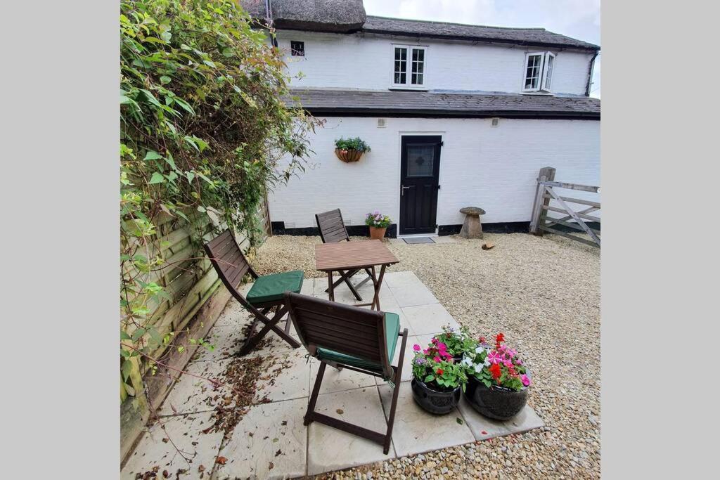 The Old Bakery Annex - Broad Hinton, Wiltshire. Exterior photo
